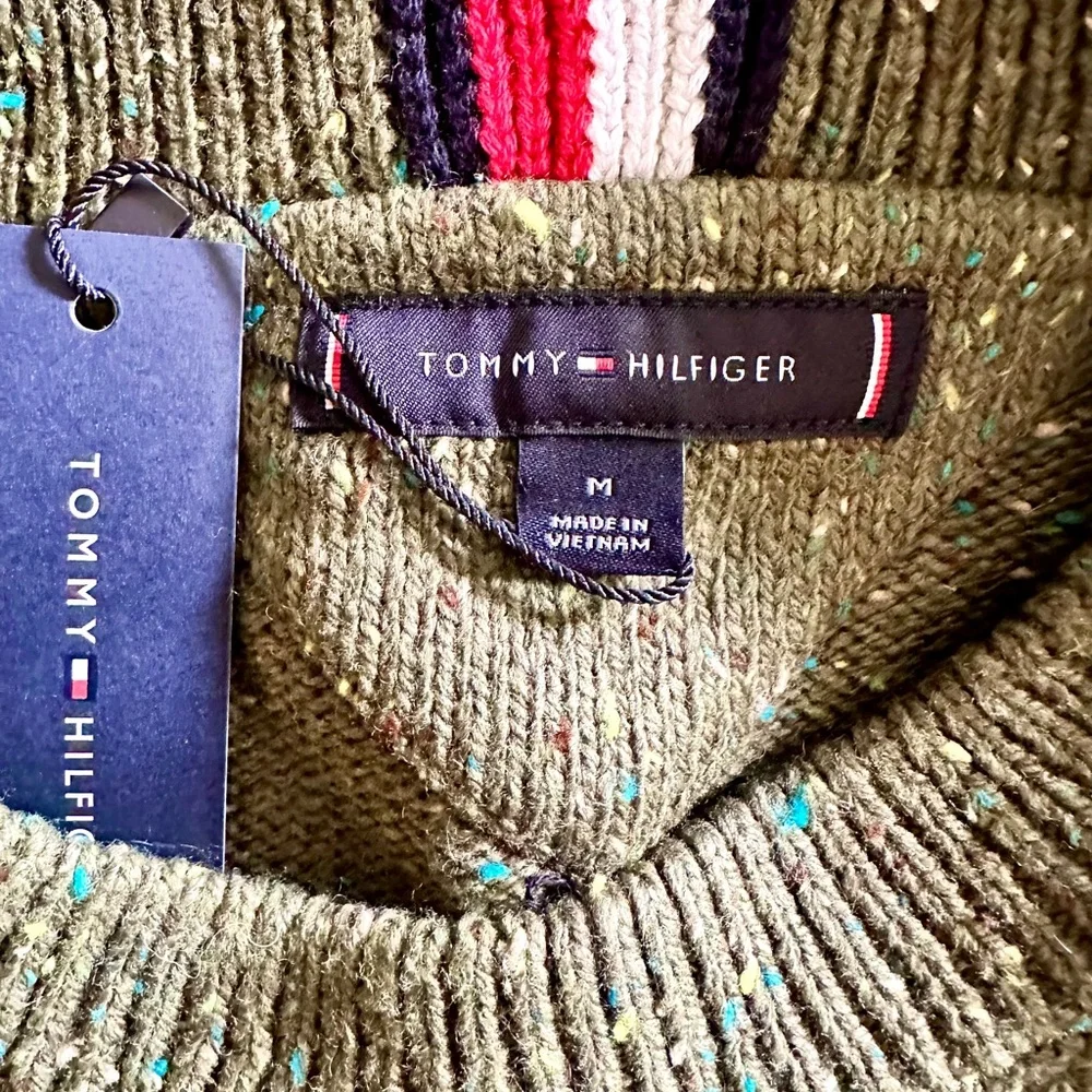 NWT Tommy Hilfiger Crewneck Sweater Unisex - Picture 9 of 12